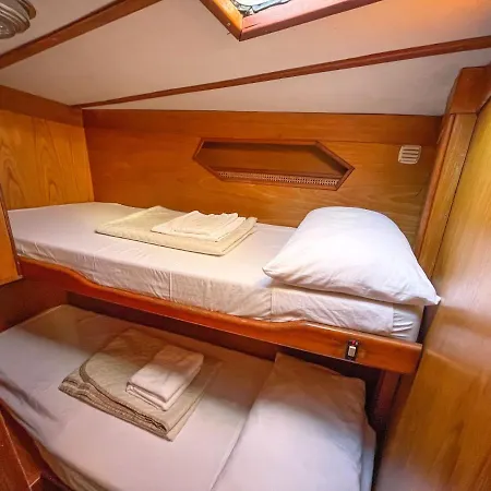 Bateau-hôtel Barca A Vela Pepe