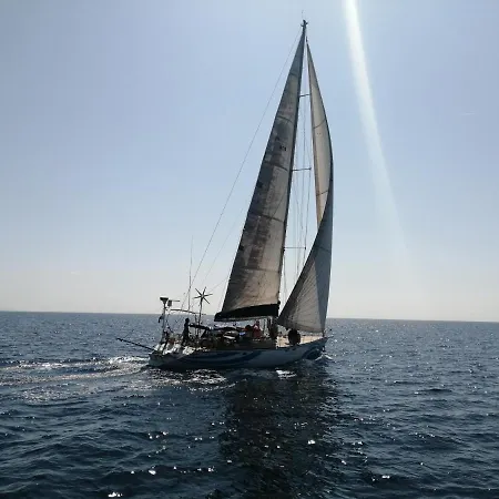 Barca A Vela Pepe Bateau-hôtel Formia